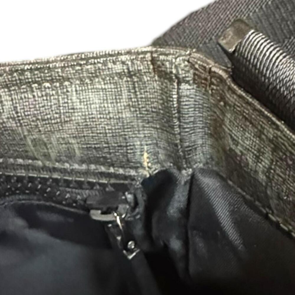 GUCCI Black Canvas Shoulder Bag - Picture 13 of 15